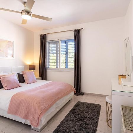 Summer Breeze Holiday Apartment With Pool Paphos Esterno foto