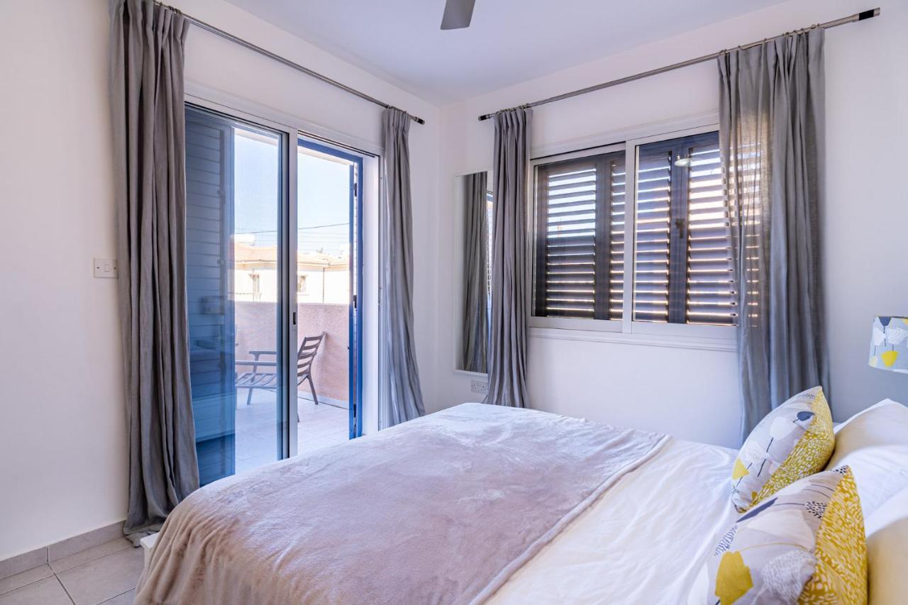 Summer Breeze Holiday Apartment With Pool Paphos Esterno foto