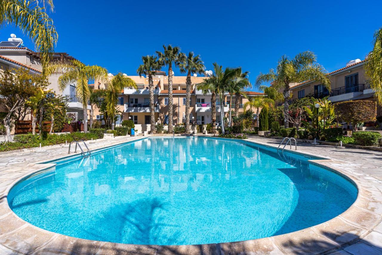 Summer Breeze Holiday Apartment With Pool Paphos Esterno foto